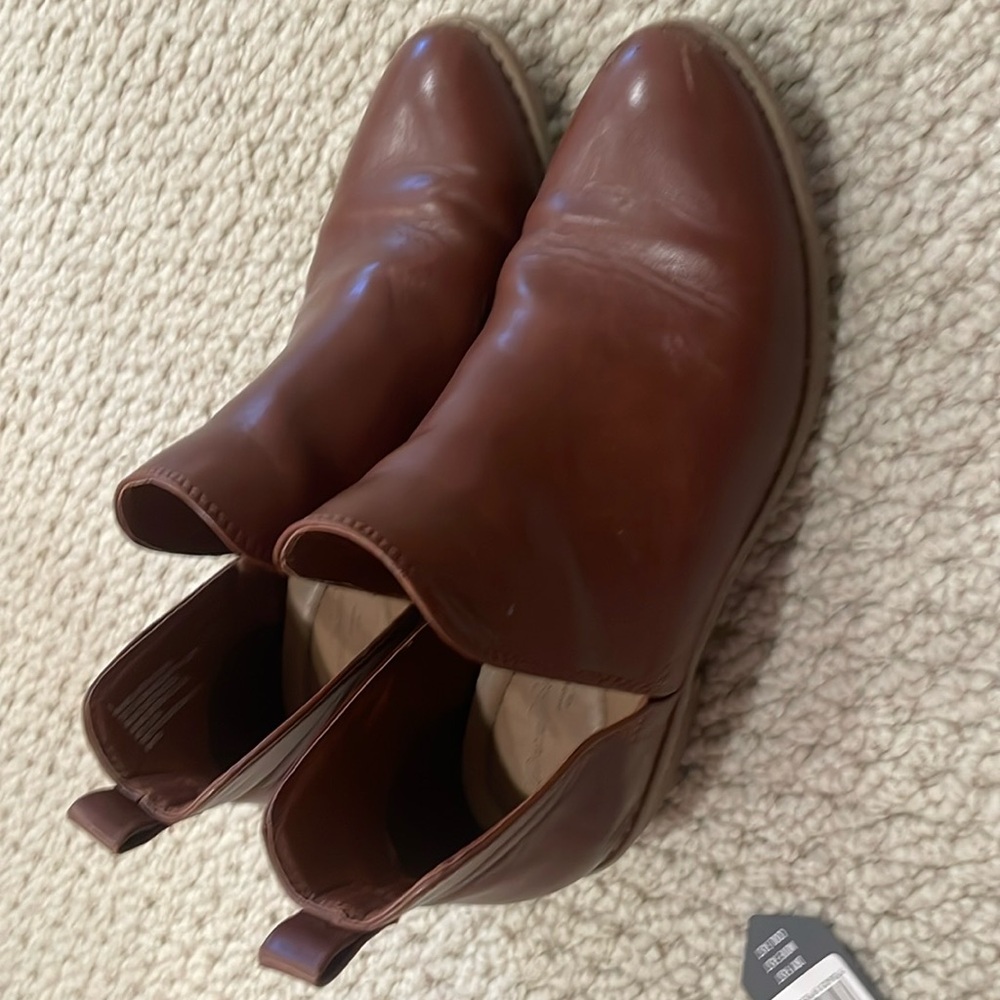 Target universal threads boots size 6 women’s